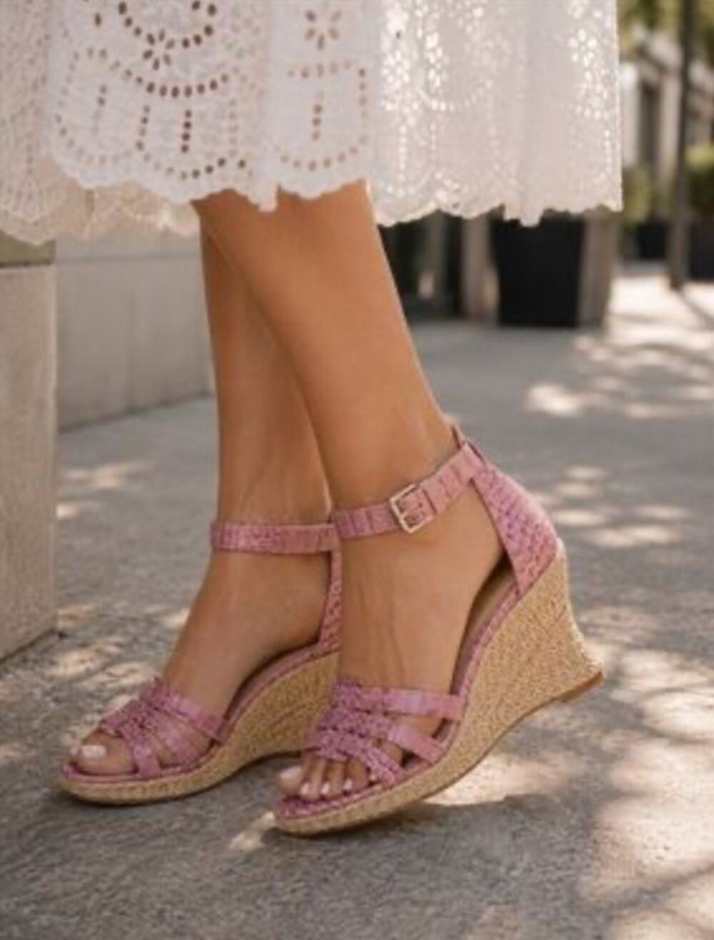 Donald Pliner Women's Trixee Wedge Crinkle Patent Mauve size 9.5